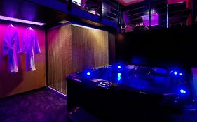 Mieuxqualhotel jacuzzi privatif Love room