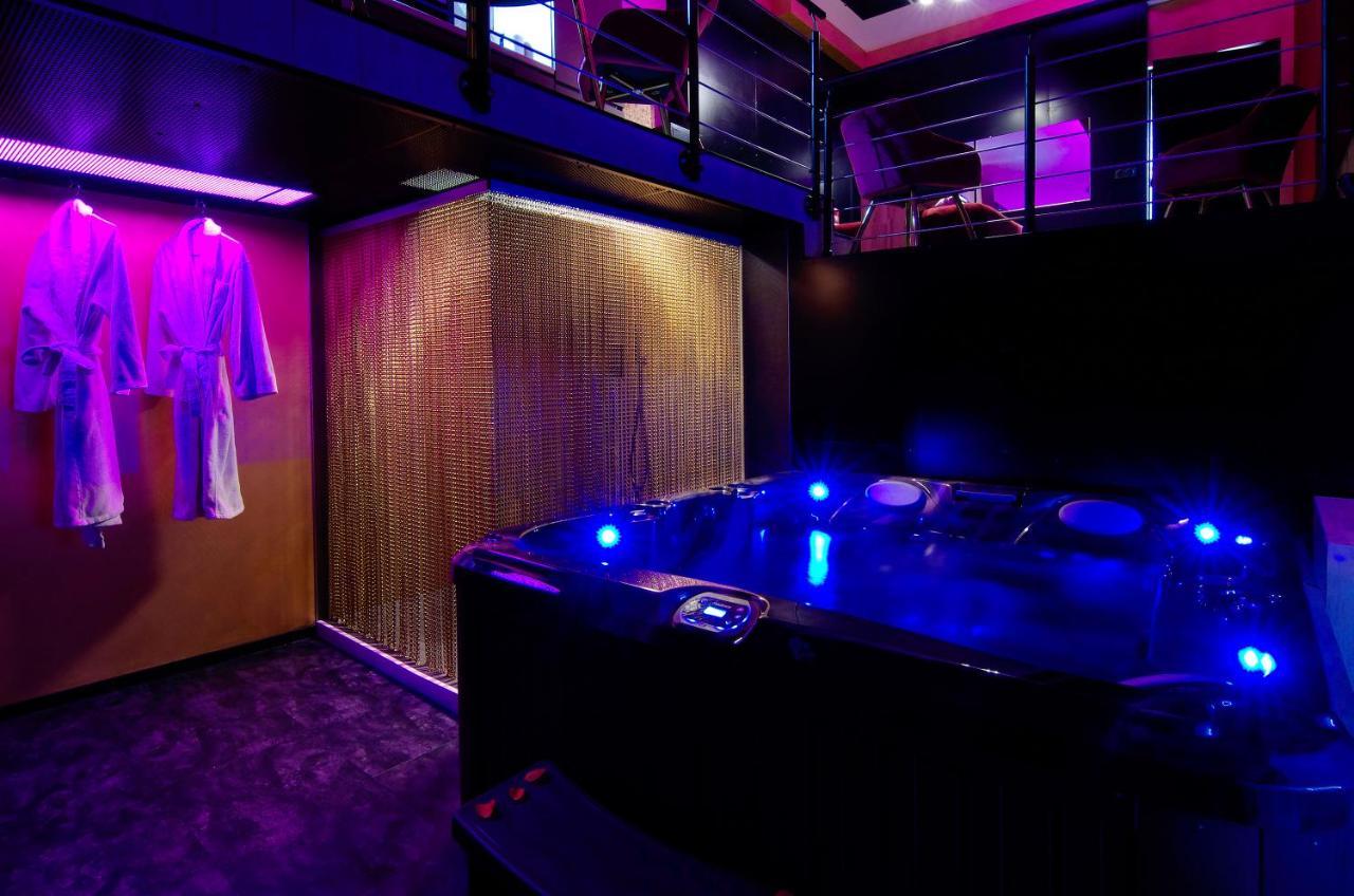 Mieuxqualhotel jacuzzi privatif Love room Bordeaux Extérieur photo